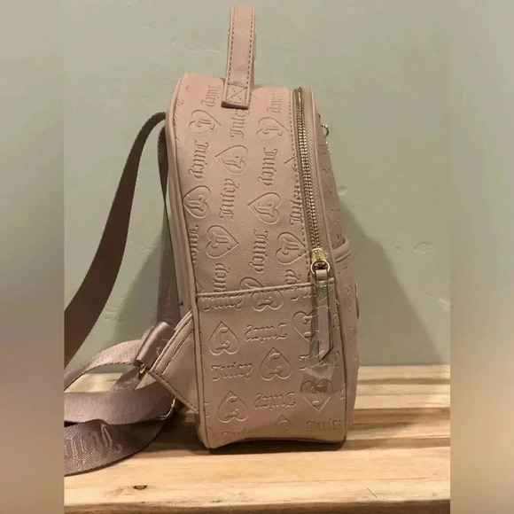 JUICY COUTURE Upgrade U Logo Tan BackPack With Bag Charm. - Picture 6 of 8